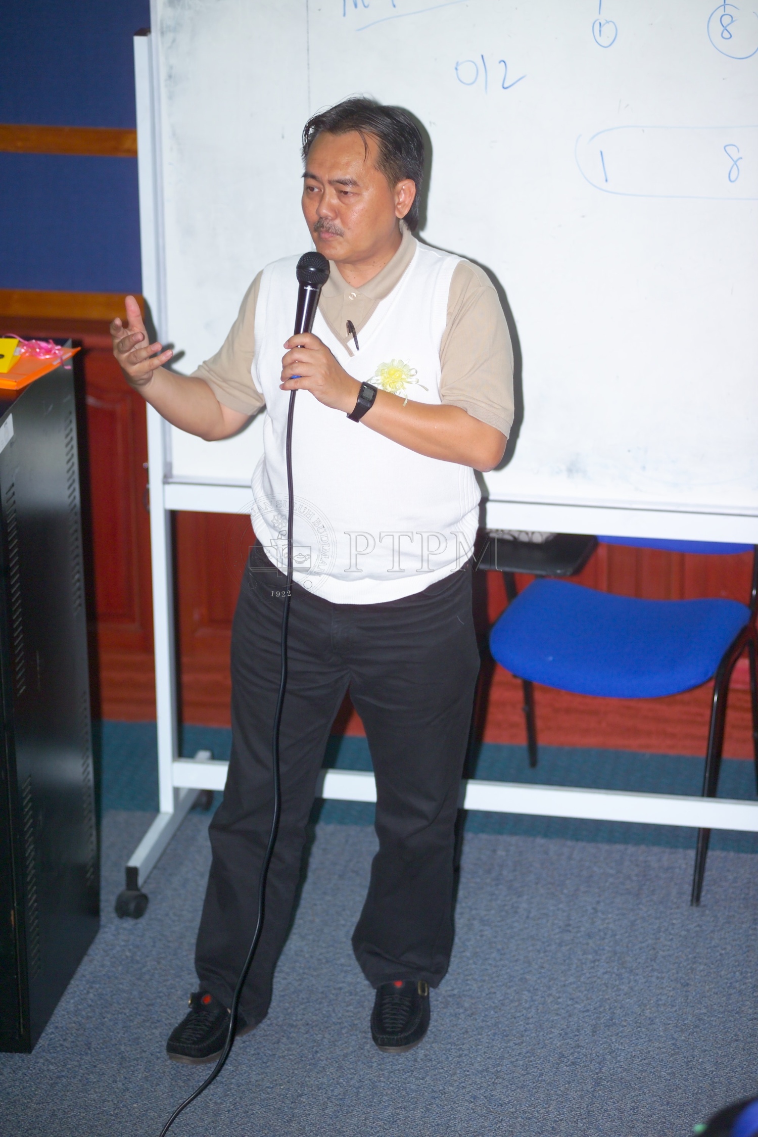 PTPM 05 20 puisi D9X30138